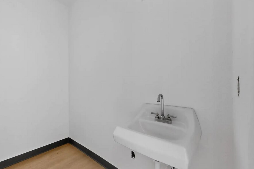 More Photos Of 1800 Randolph SE rd, Albuquerque Industrial For Sale