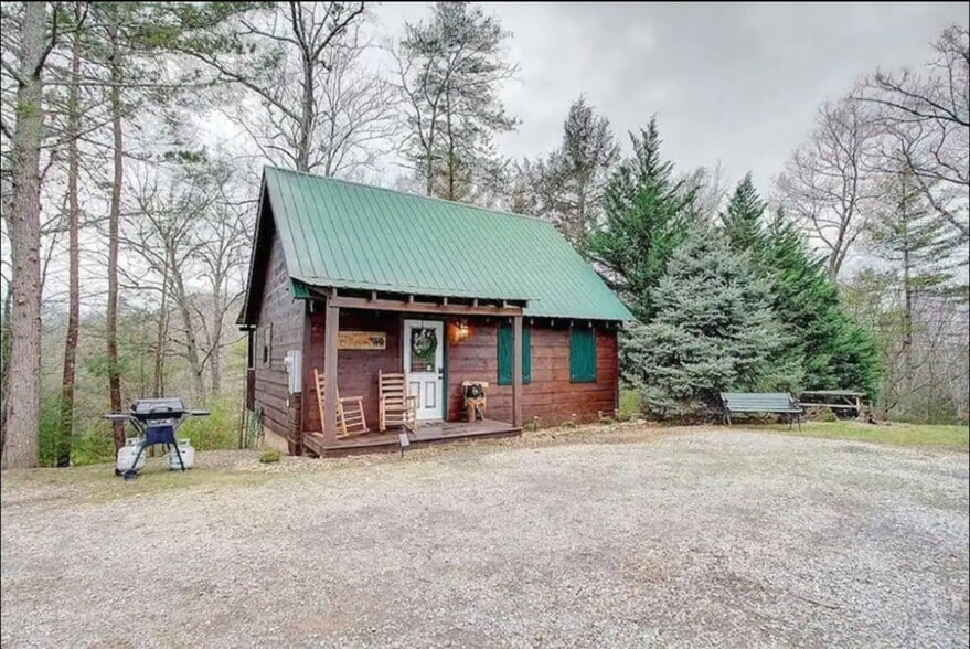 More Photos Of 4137 Watson Ct, Pigeon Forge Multifamily For Sale