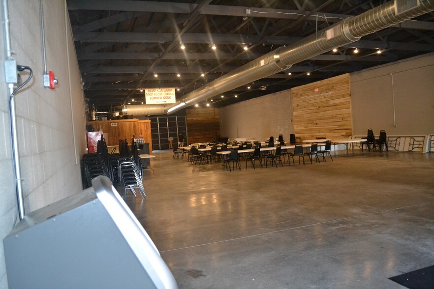 More Photos Of 512 Barrett Blvd, Henderson General Retail For Sale