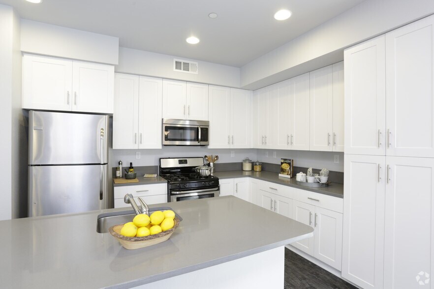 More Photos Of 307 Sycamore Rd, San Ysidro Apartments For Sale