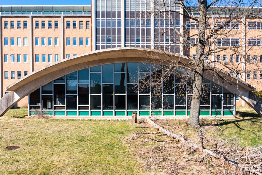 More Photos Of 101 Broad St, Ashland Hospital For Sale