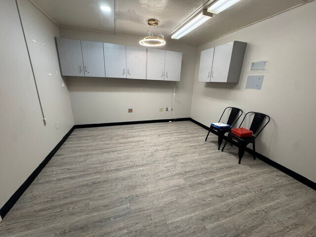 More Photos Of 1870 Midtown Dr, Columbus Flex For Lease
