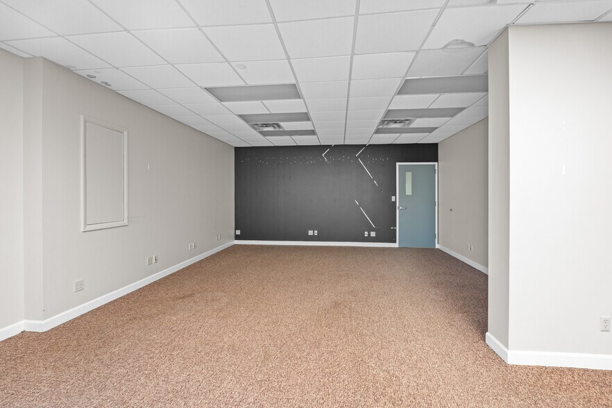 More Photos Of 3865 Symmes Rd, Hamilton Warehouse For Lease