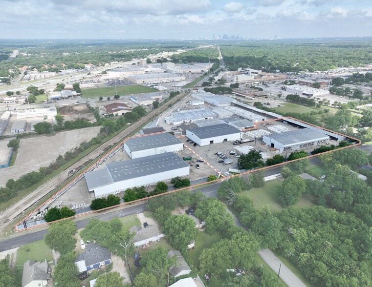 Primary Photo Of 301 Pleasant Dr, Dallas Warehouse For Lease