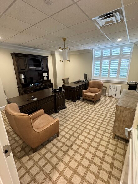 More Photos Of 101 Neal Pl, High Point Office For Lease