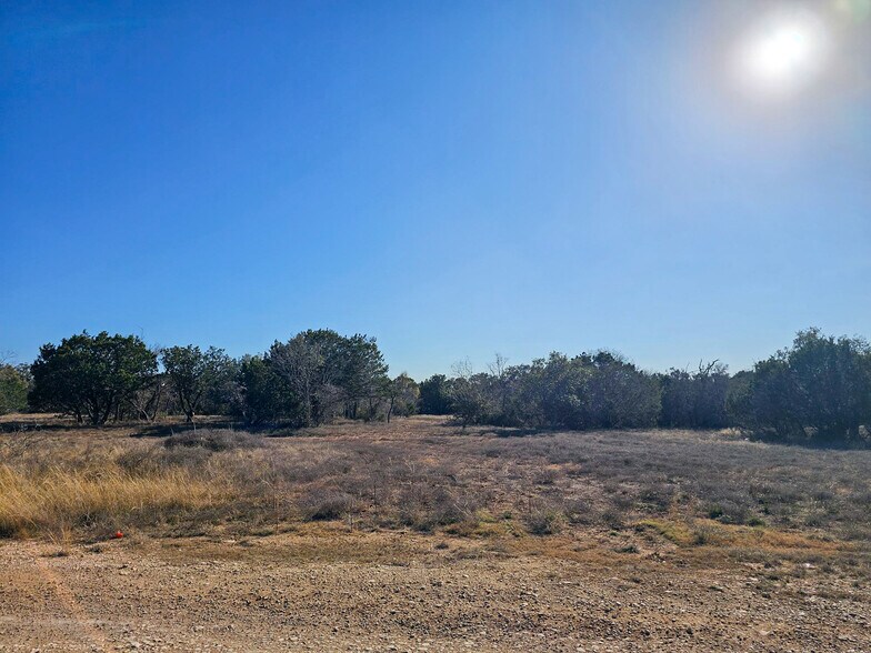 More Photos Of 854 N Creek Rd, Comfort Land For Lease