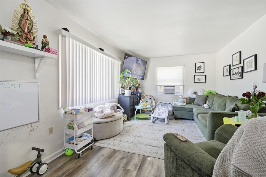 More Photos Of 8427 Otis St, South Gate Multifamily For Sale