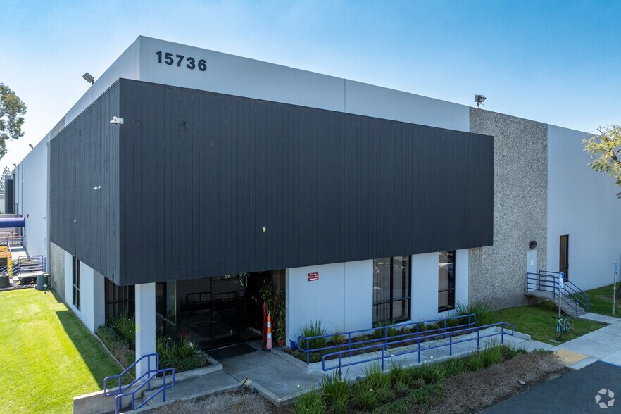 Primary Photo Of 15736 E Valley Blvd, City Of Industry Warehouse For Lease