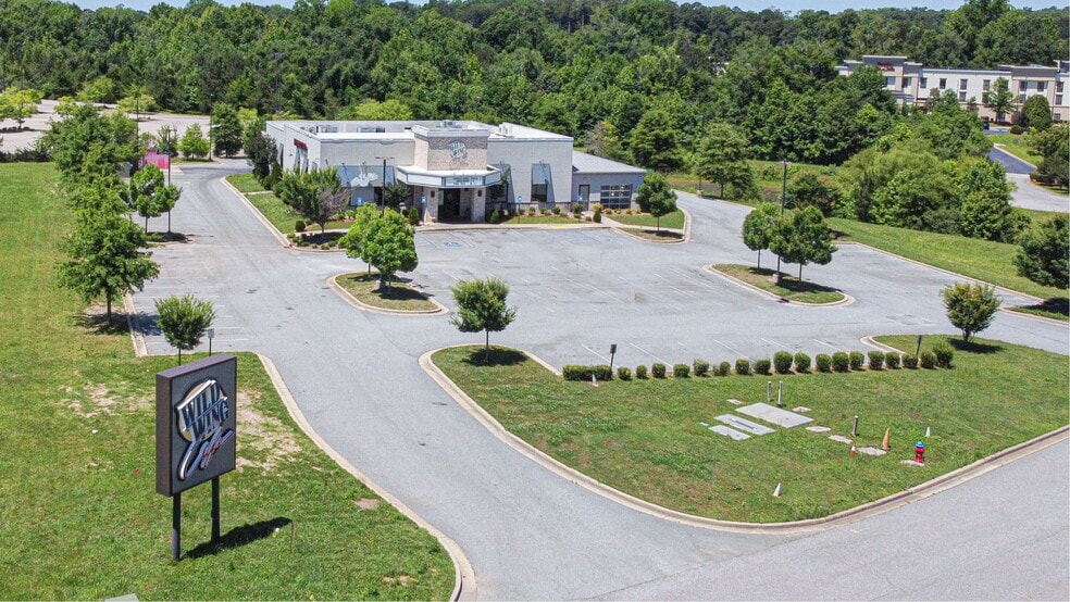 More Photos Of 3040 Capps Way, Opelika Restaurant For Sale