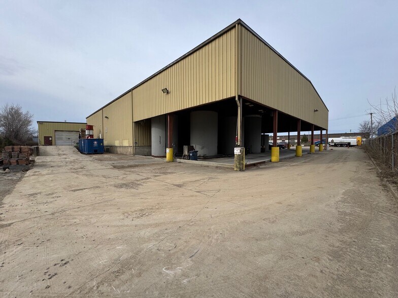 More Photos Of 1811 N Topping Ave, Kansas City Warehouse For Sale