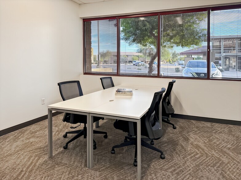 More Photos Of 1904 W Parkside Ln, Phoenix Coworking Space