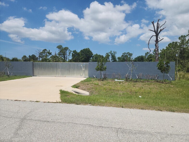 More Photos Of 7401 Sawyer Cir, Port Charlotte Land For Lease