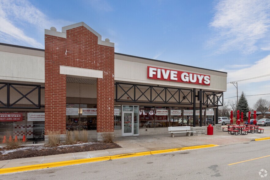 More Photos Of 701 N Milwaukee Ave, Vernon Hills Freestanding For Lease