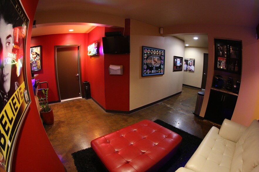 More Photos Of 4617 Van Nuys Blvd, Sherman Oaks Storefront For Sale