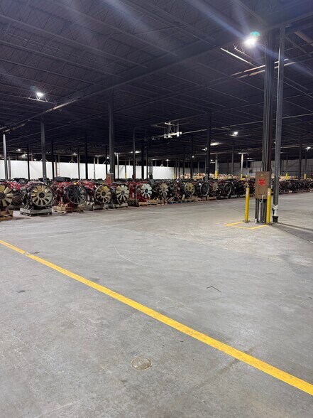 More Photos Of 1000 N South Rd, Scranton Warehouse For Lease