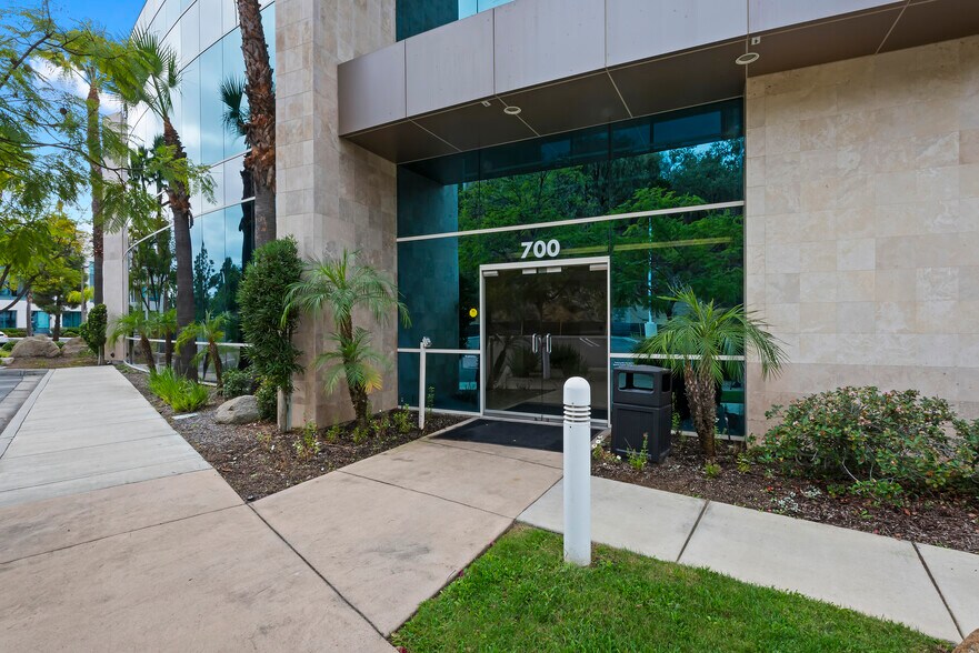 More Photos Of 700 La Terraza Blvd, Escondido Office For Sale