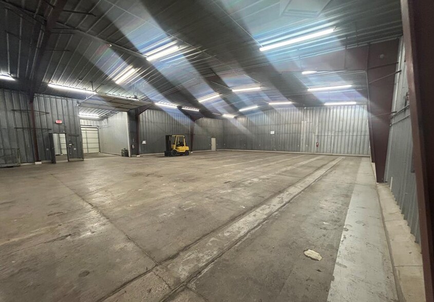 More Photos Of 3512 E Bench Rd, Dillon Manufacturing For Sale