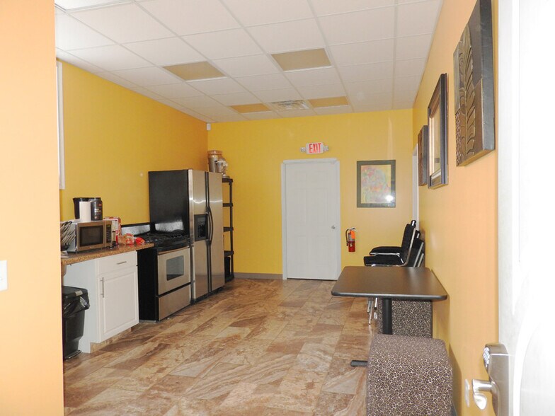 More Photos Of 440 Niagara Falls Blvd, Buffalo Medical For Sale