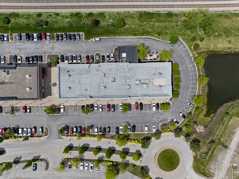 More Photos Of 19060 Everett Blvd, Mokena Storefront Retail Office For Lease