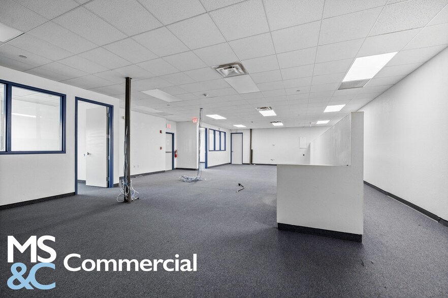 More Photos Of 6015 31st St E, Bradenton Office For Lease