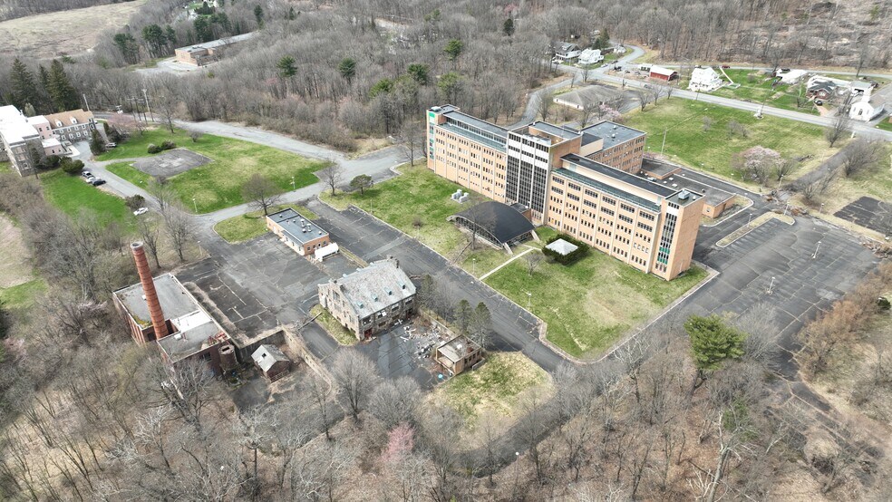 More Photos Of 101 Broad St, Ashland Hospital For Sale