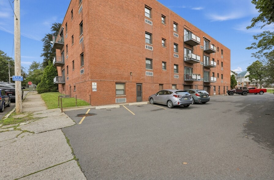 More Photos Of 175 N Vine St, Hazleton Apartments For Sale