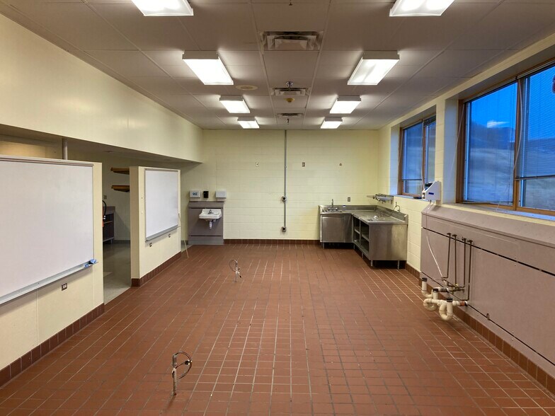 More Photos Of 802 E Central Entrance, Duluth Schools For Lease