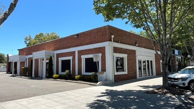 More Photos Of 150 W 10th St, Tracy Office For Lease