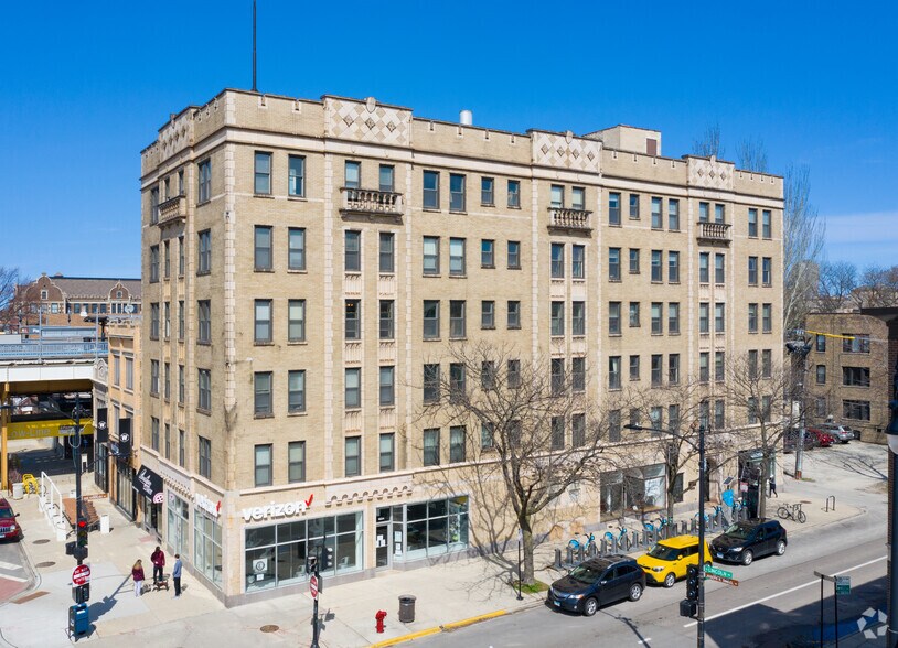 More Photos Of 1650 W Roscoe St, Chicago Apartments For Lease