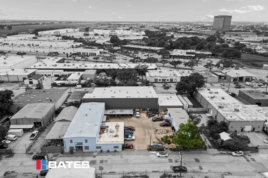 More Photos Of 4819 Vicksburg St, Dallas Showroom For Sale