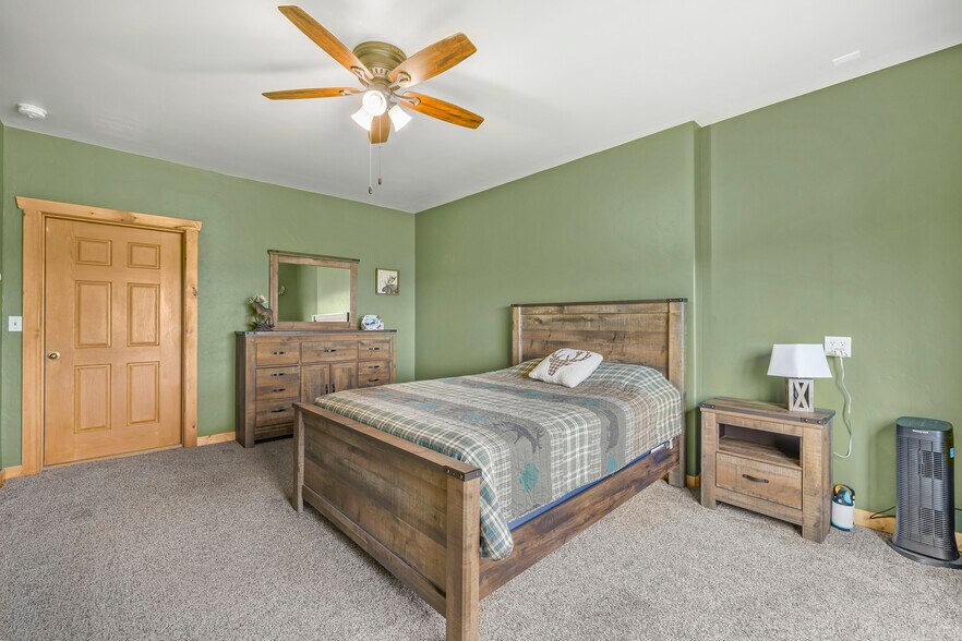 More Photos Of 1665 Whisper Ridge Rd, Ashton Hotel For Sale