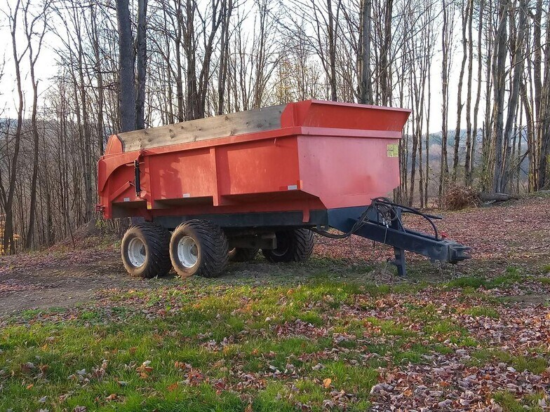 More Photos Of 224 Michael Ln, New Berlin Racetrack For Sale