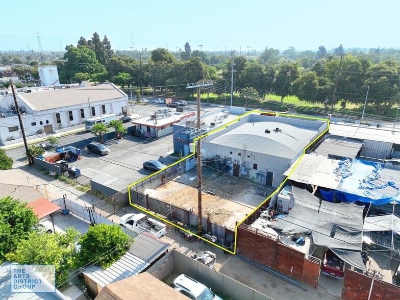 More Photos Of 10209 S Central Ave, Los Angeles Convenience Store For Sale