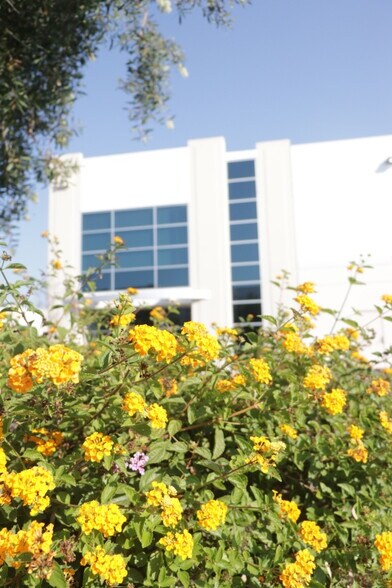 More Photos Of 2816 Columbia St, Torrance Light Distribution For Lease