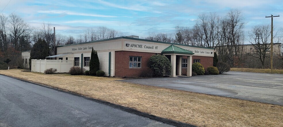 Primary Photo Of 32 Line St, Dunmore Office For Sale