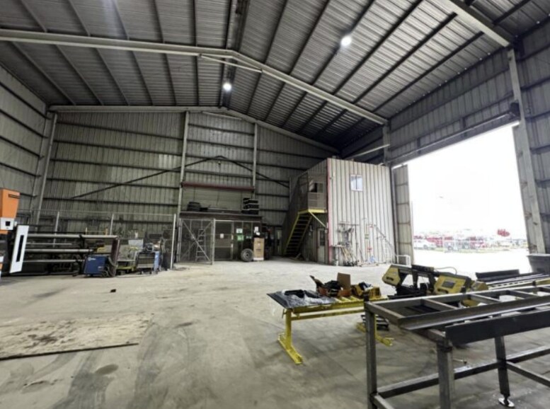 More Photos Of 2651 Highway 44, Robstown Service For Sale