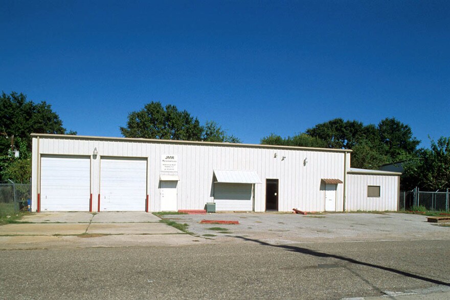 Primary Photo Of 2201 Catalina Dr, Pasadena Warehouse For Lease