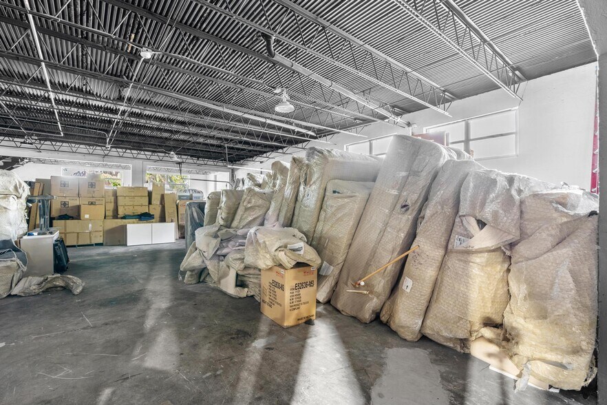 More Photos Of 1500 E Commercial Blvd, Fort Lauderdale Freestanding For Sale