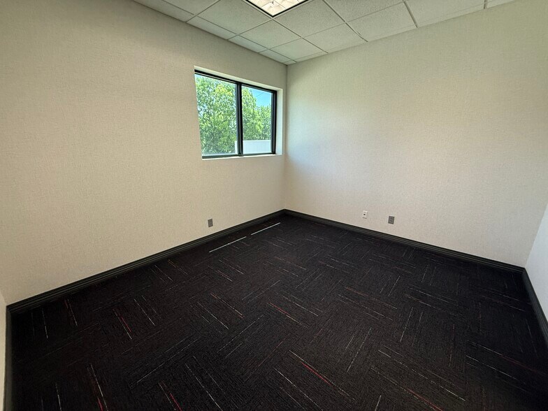 More Photos Of 1101 Woods St, Gainesville Warehouse For Sale