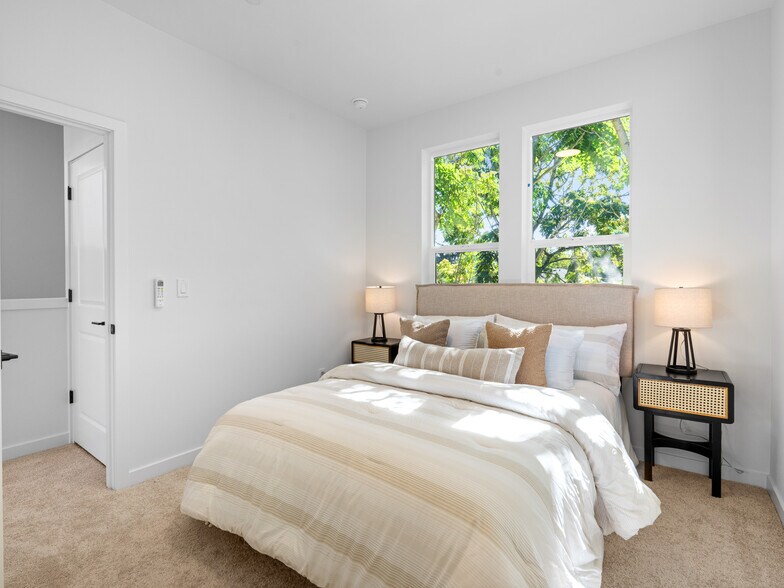 More Photos Of 3246 115th Ave, Portland Multifamily For Sale