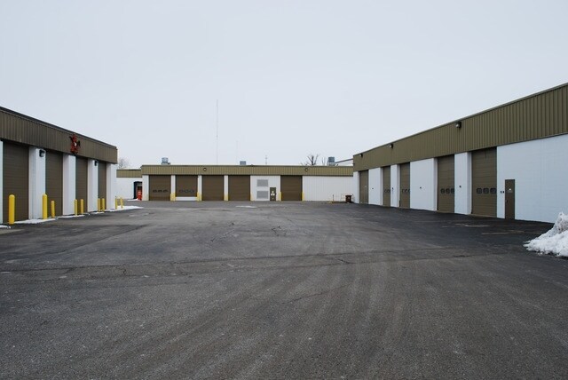 More Photos Of 3302 Kent St, Flint Distribution For Lease