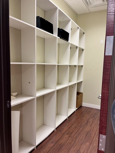 More Photos Of 6280 Spring Mountain Rd, Las Vegas Office For Sale