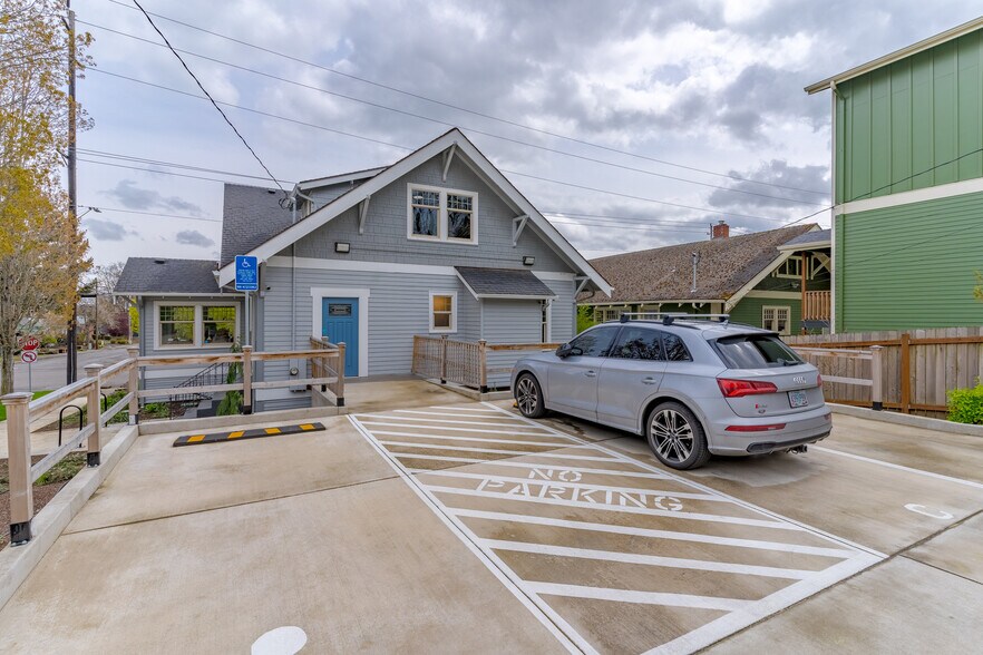 More Photos Of 1705 Commercial St SE, Salem Office Residential For Sale