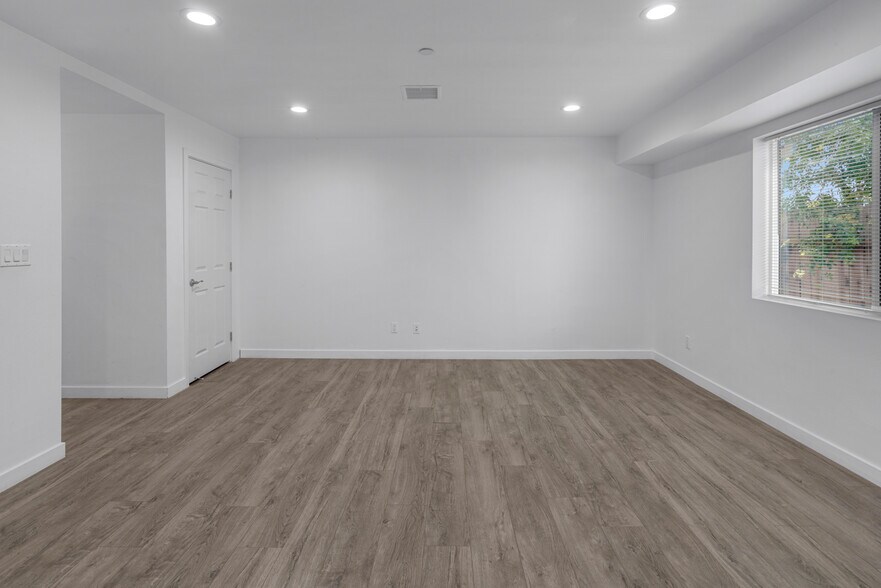 More Photos Of 2042 E El Segundo Blvd, Compton Apartments For Sale