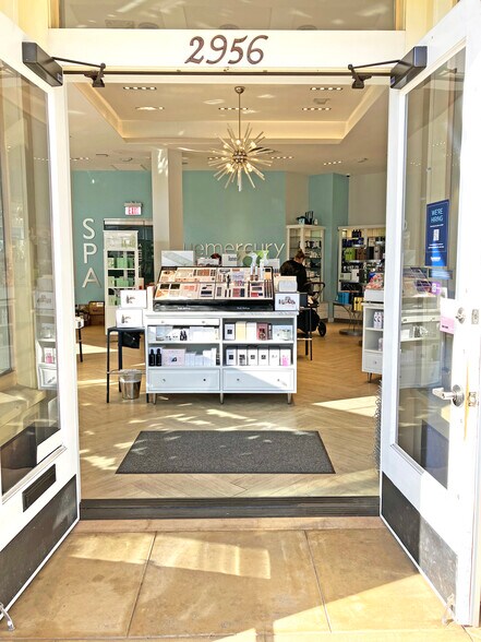 More Photos Of 2945 College Ave, Berkeley Storefront For Lease