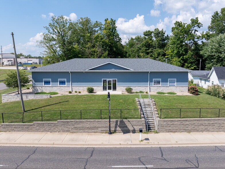 More Photos Of 2221 John Williams Blvd, Bedford Office For Sale