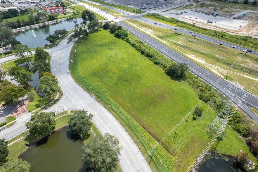 More Photos Of 7300-7356 Greenbriar Pky, Orlando Unknown For Lease
