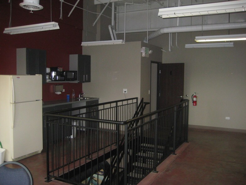 More Photos Of 15334 E Hinsdale Cir, Centennial Light Manufacturing For Lease