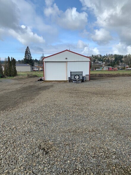 More Photos Of Maple & Yard St, Dundee Warehouse For Lease