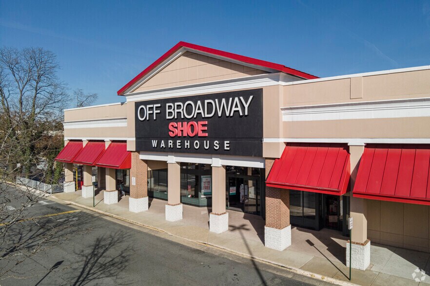 More Photos Of 6201-6360 Seven Corners Ctr, Falls Church General Retail For Lease